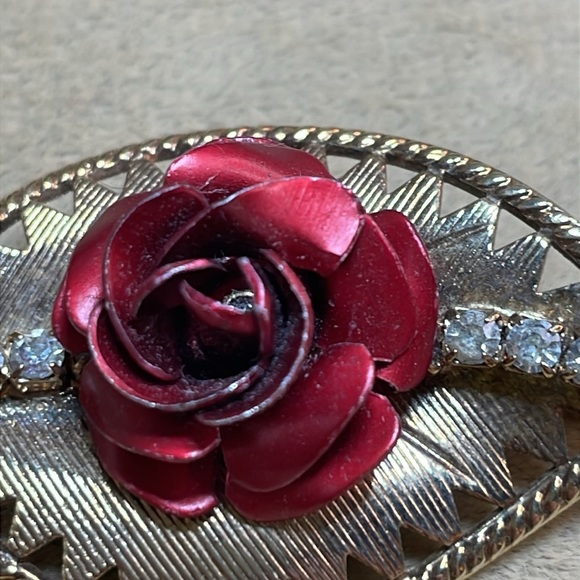 Vintage Rose and Leaf Brooch - Picture 2 of 5